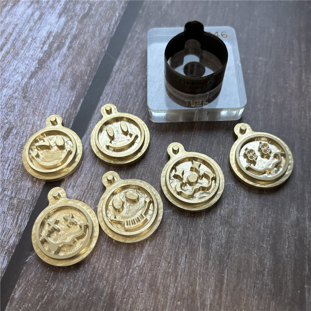 แสตมป์หนังทองแดงรูปใบหน้าจี้ออ - Leather Stamp Set บทวิจารณ์และราคา